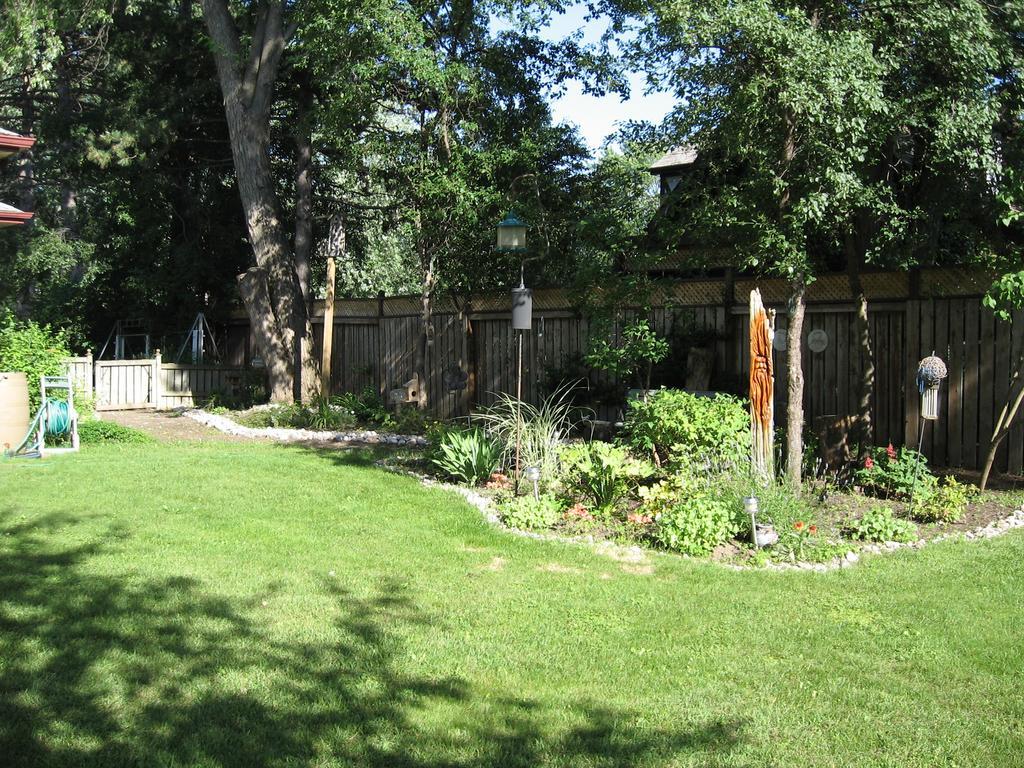 Twin Pines Bed And Breakfast Peterborough Exteriér fotografie
