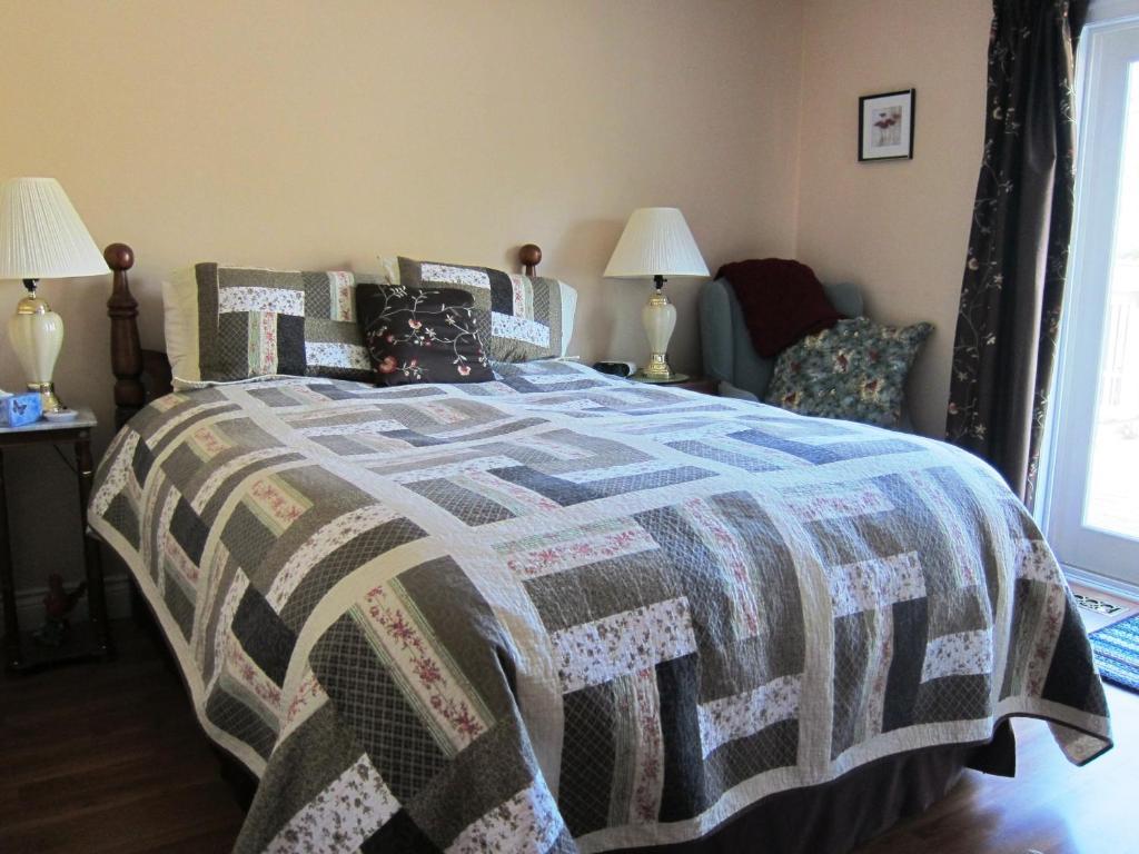 Twin Pines Bed And Breakfast Peterborough Exteriér fotografie