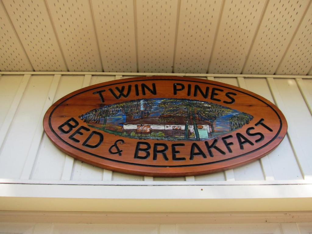 Twin Pines Bed And Breakfast Peterborough Exteriér fotografie